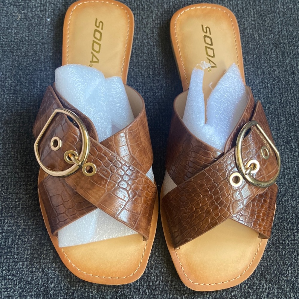 SODA Brown sandals new